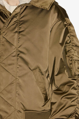 Elroy Kurzer Steppmantel aus Satin