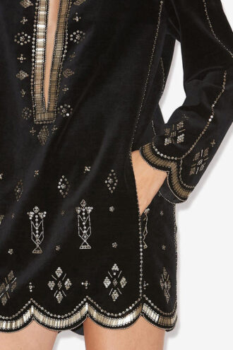 Helene Kurzes besticktes Samtkleid