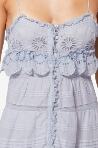 Paule Langes Kleid aus Baumwolle und floraler Spitze